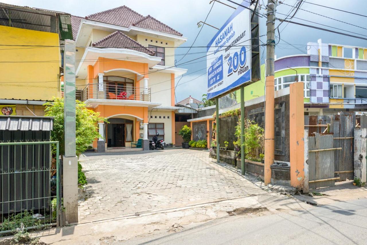 Hotel Reddoorz Syariah @ Jalan Simpang Gajayana Malang Exterior foto